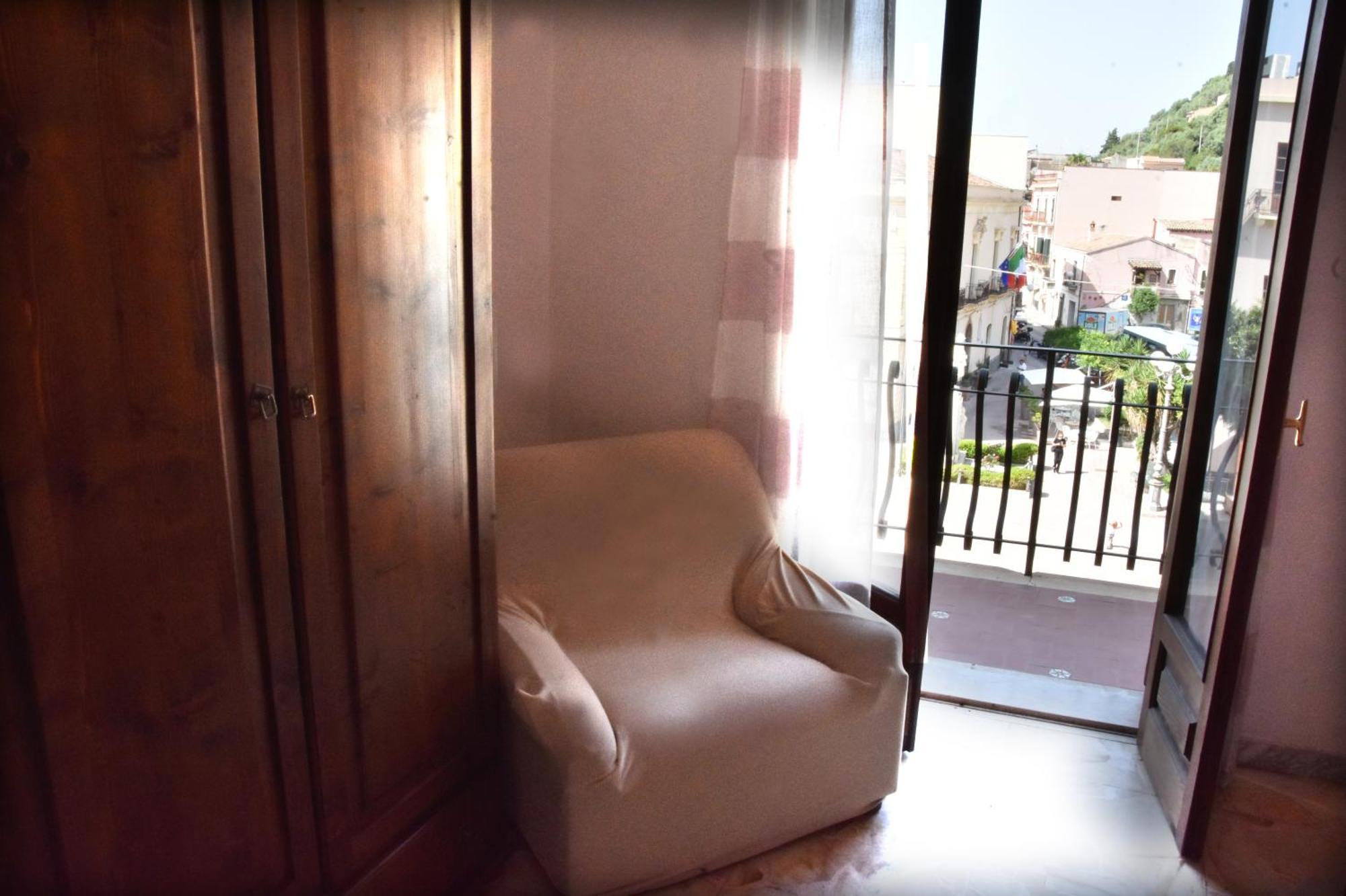 Plaza Apartment Giardini Naxos Exterior photo