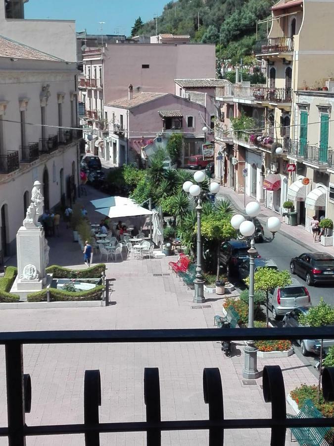 Plaza Apartment Giardini Naxos Exterior photo